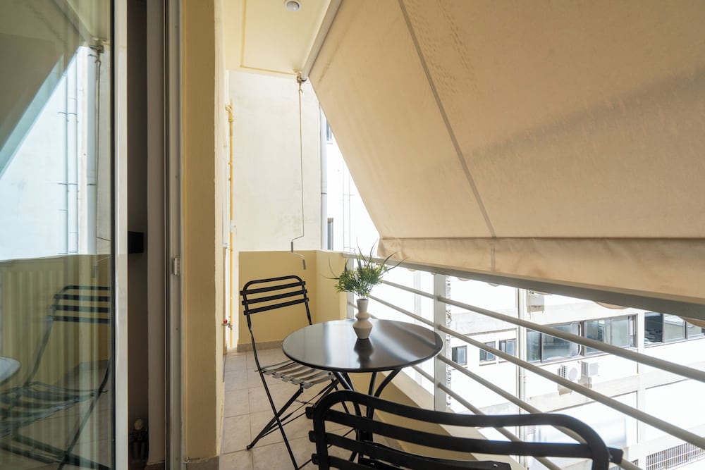 Modern Apartment in Athens with Balcony
