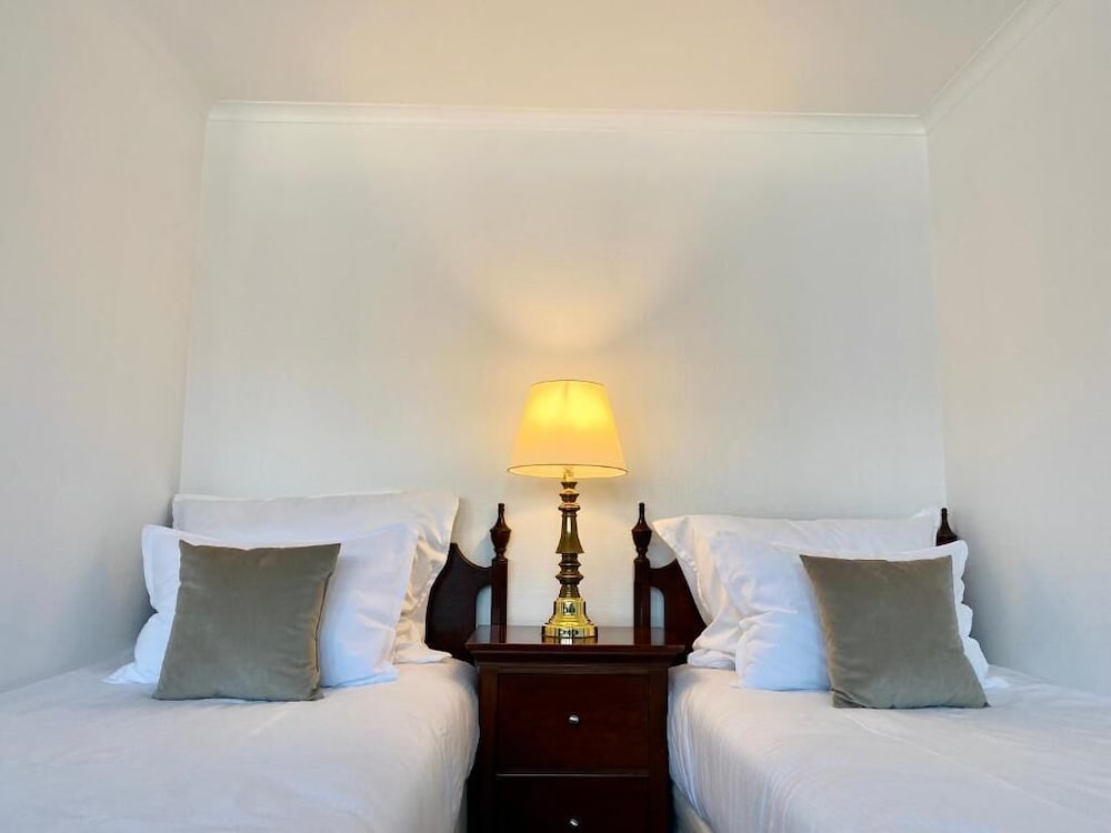 OPERA16 Guestrooms