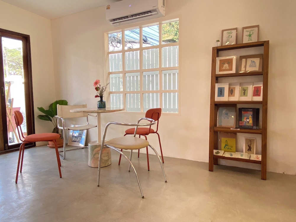 Modern Family House - 4 Bedrooms 5 Mins From Old Town With Gallery - Deja Home