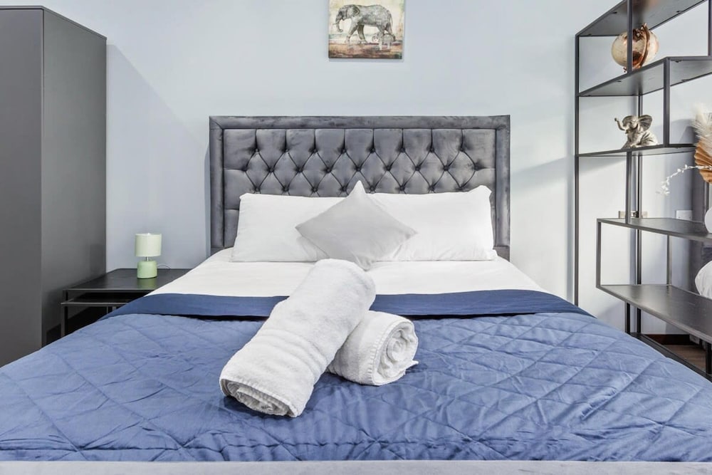 Serviced Studio Flat Near Camden Euston Station