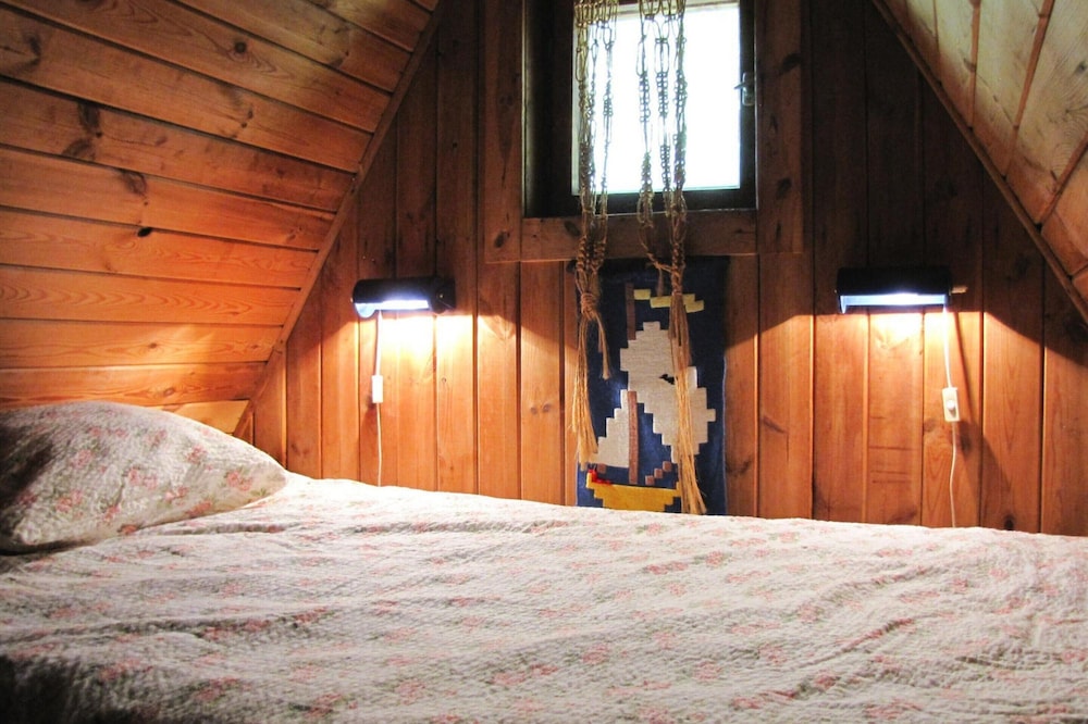 Great Holiday Home in the Middle of Nature and Right on the Lake, Natac Wielka view 5