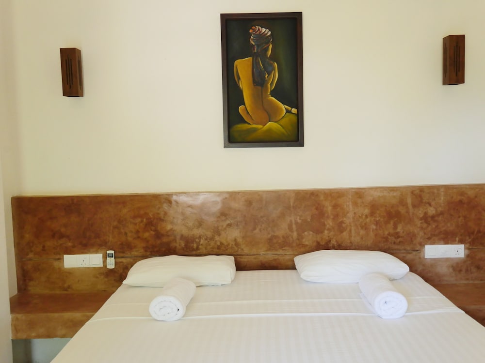 Hideaway Lodge