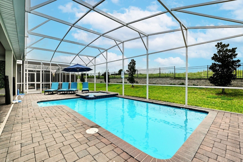 ChampionsGate Resort 10 Bedroom Vacation Home - Includes resort clubhouse amenity access! 10 Home