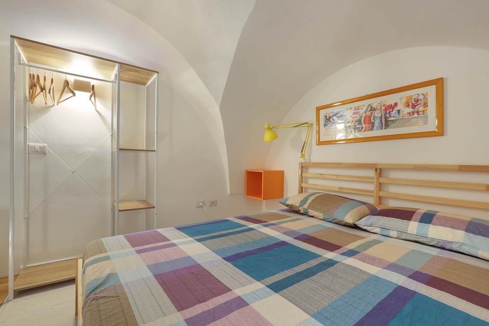1991 Suite Verdi view 3