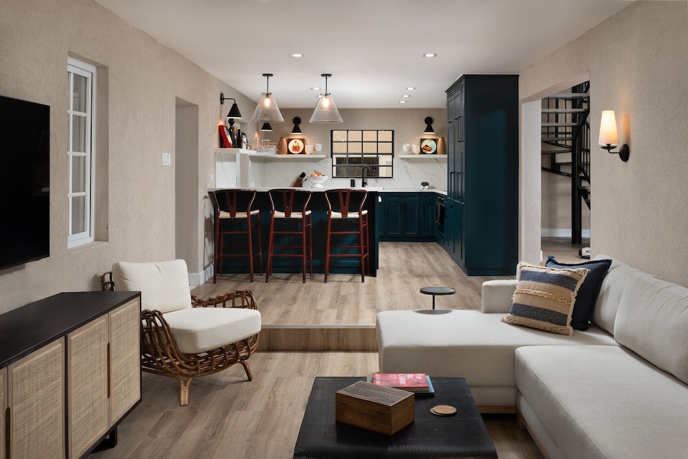 Luxe Retreat With Private Pool - The June 4 Bedroom Villa