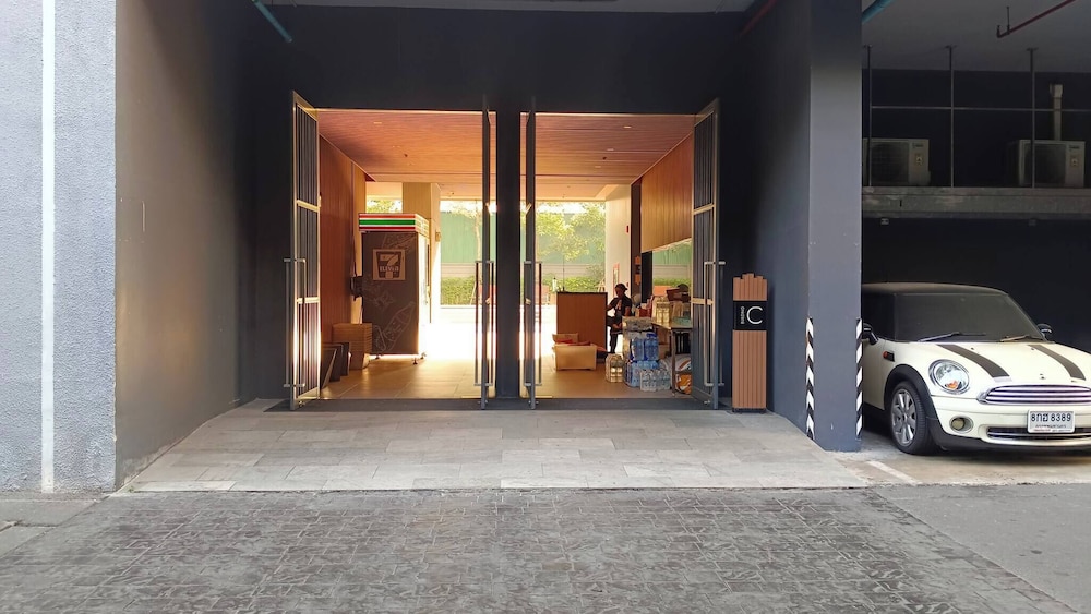Ideo O2 Resort Condo BTS Bangna