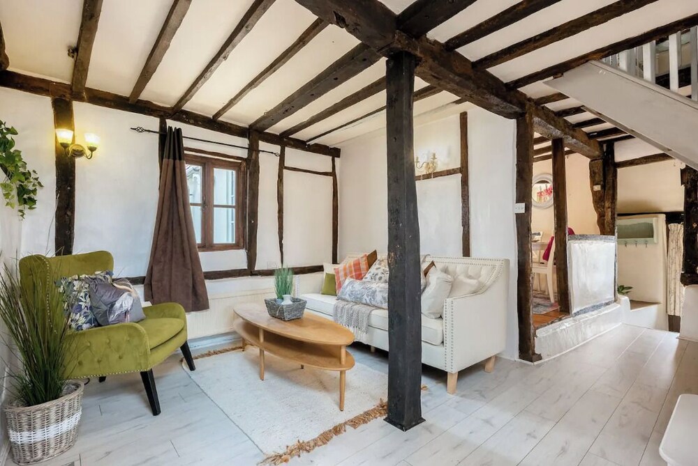16th Century Thatched Cottage view 5
