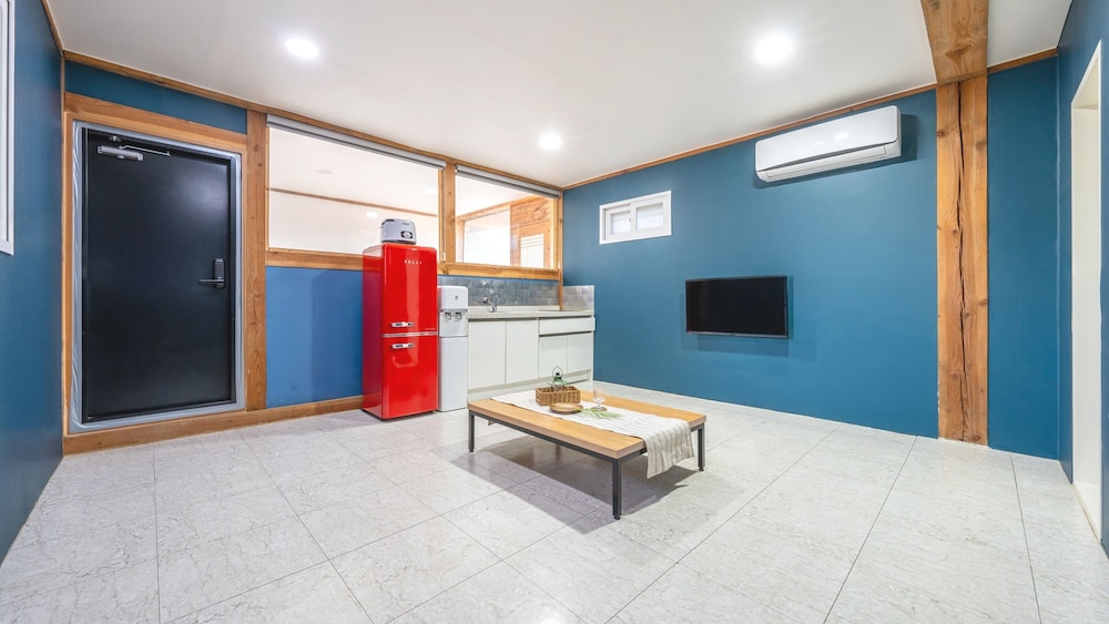 Gyeongju Aratteul Hanok Pet Pension