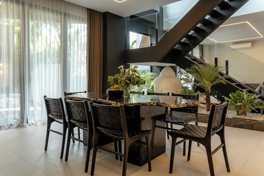 AMO Residences