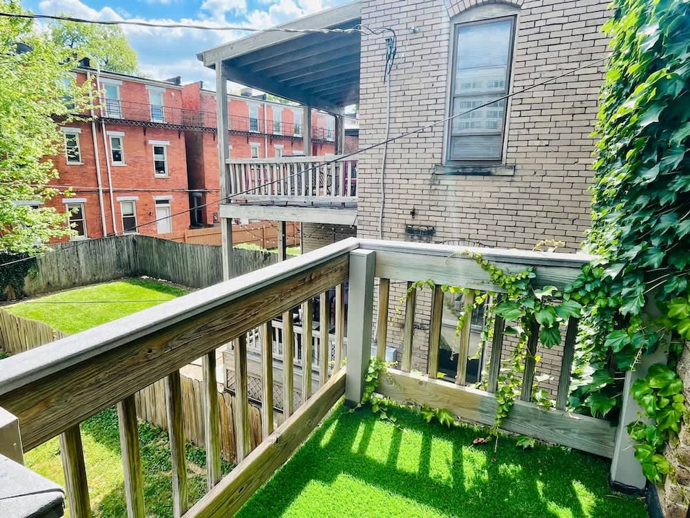 Prime Location Top Rated Clean Parking Free