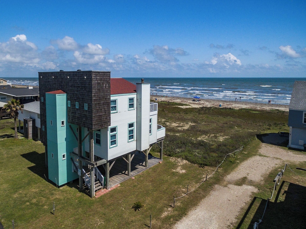 Beachfront Melody by Ryson Vacation Rentals