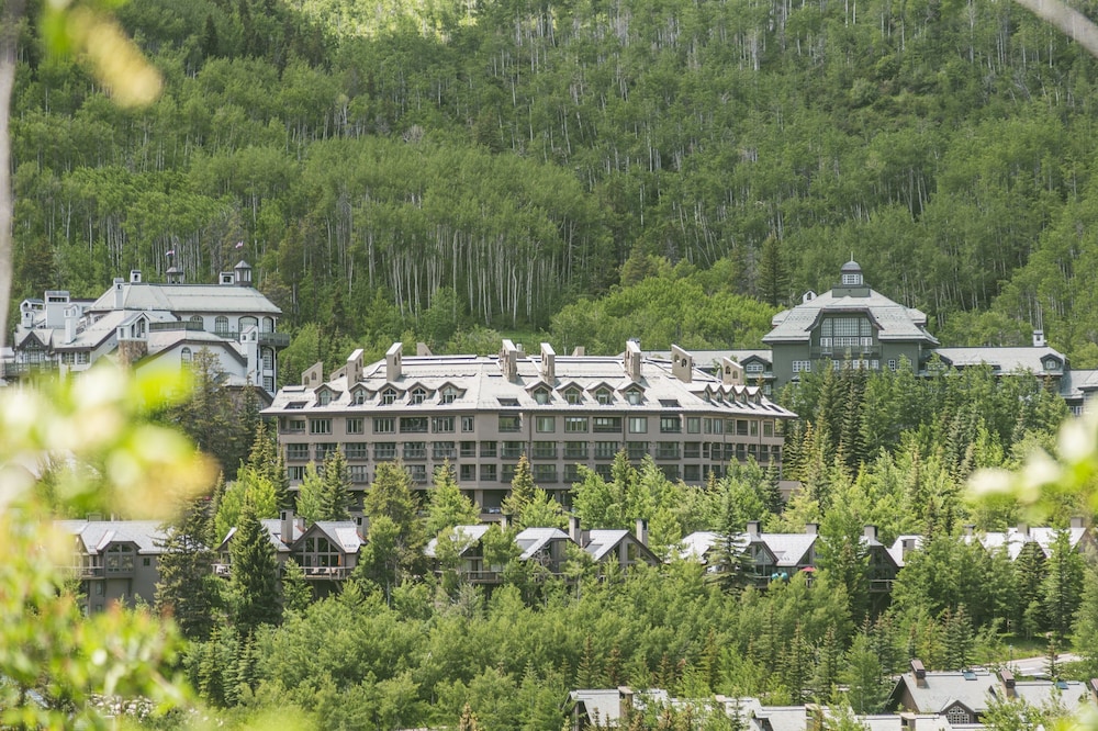 Ski In & Slopeside Luxury Townhome At Pines Lodge Sleeps 12 4 Bedroom Townhouse by RedAwning
