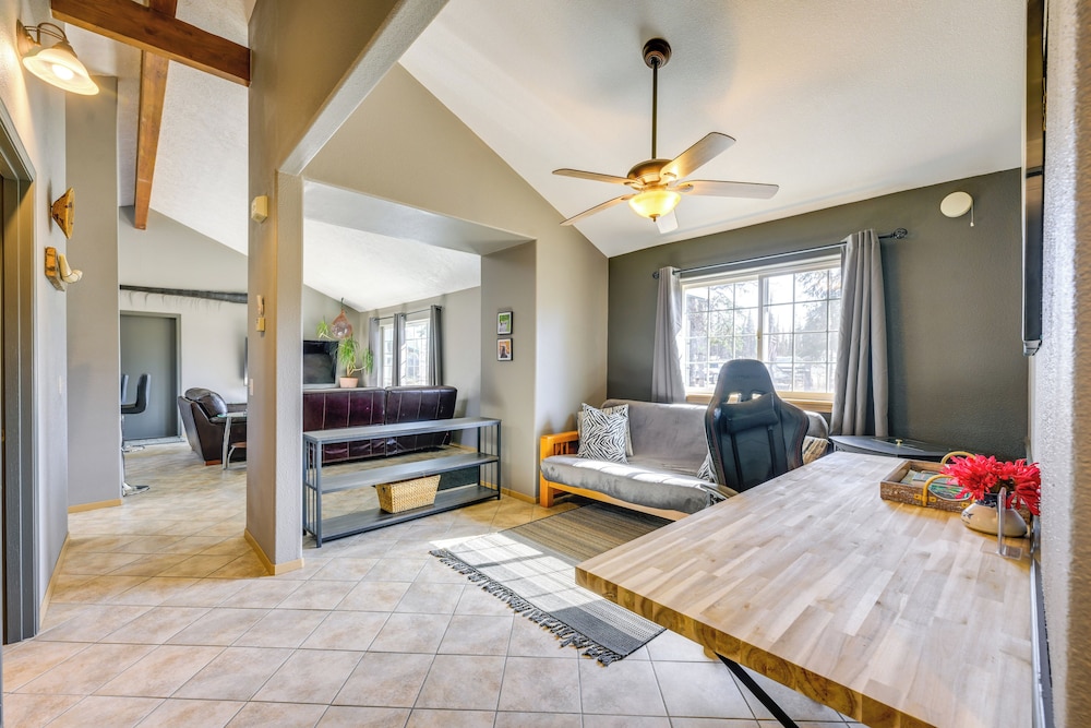 Yard Space w/ Fire Pit: Kenai Getaway!