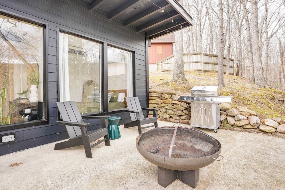 Luray 'black Walnut Cabin' on 2 Acres w/ Fire Pit!