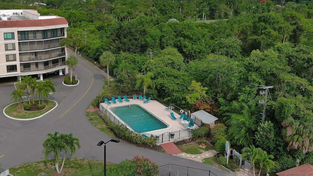 Quiet Condo Near Downtown Punta Gorda 2 Bedroom Condo