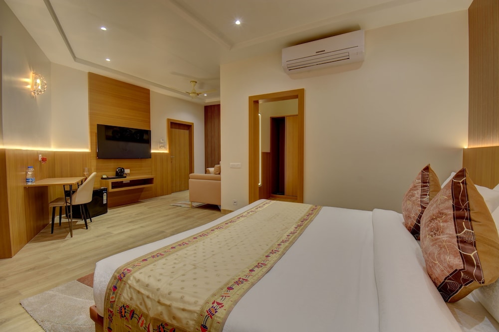 Hotel Warma Palace