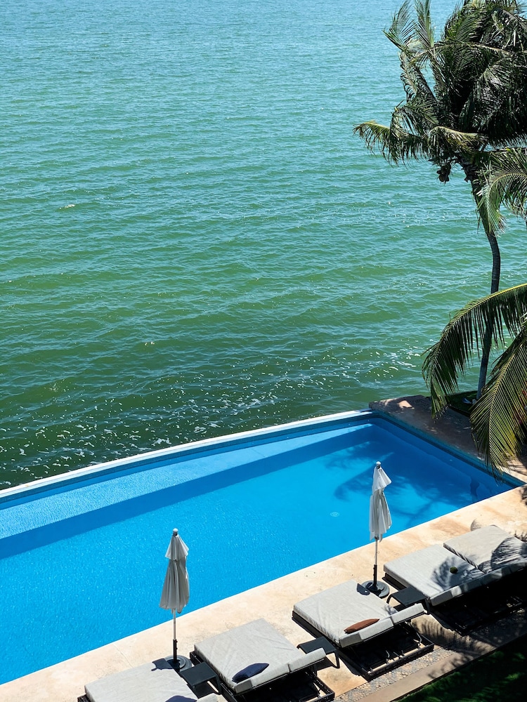 CT Apartments - Small Piece of Paradise