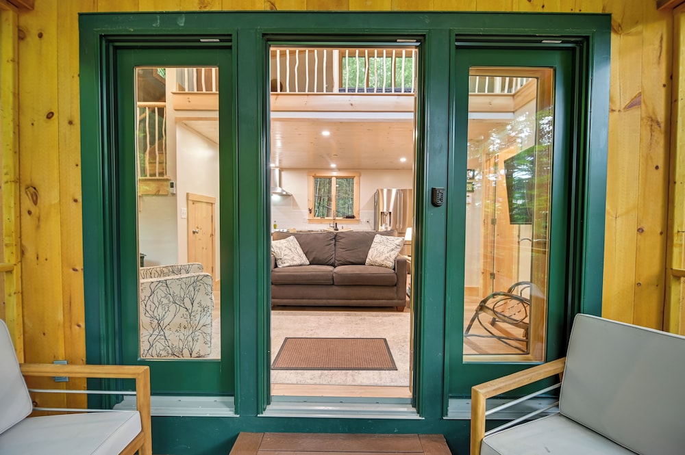 Tree House w/ Hot Tub: Near Sunday River Resort!