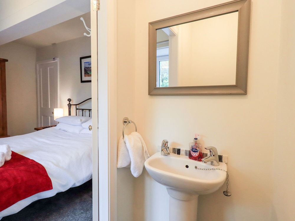6 Calgarth View