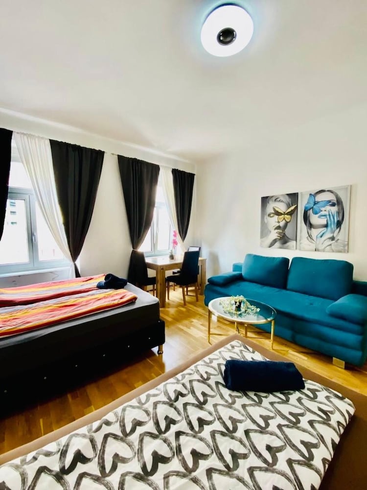 Beautiful Stay for 5 Near Stadthalle