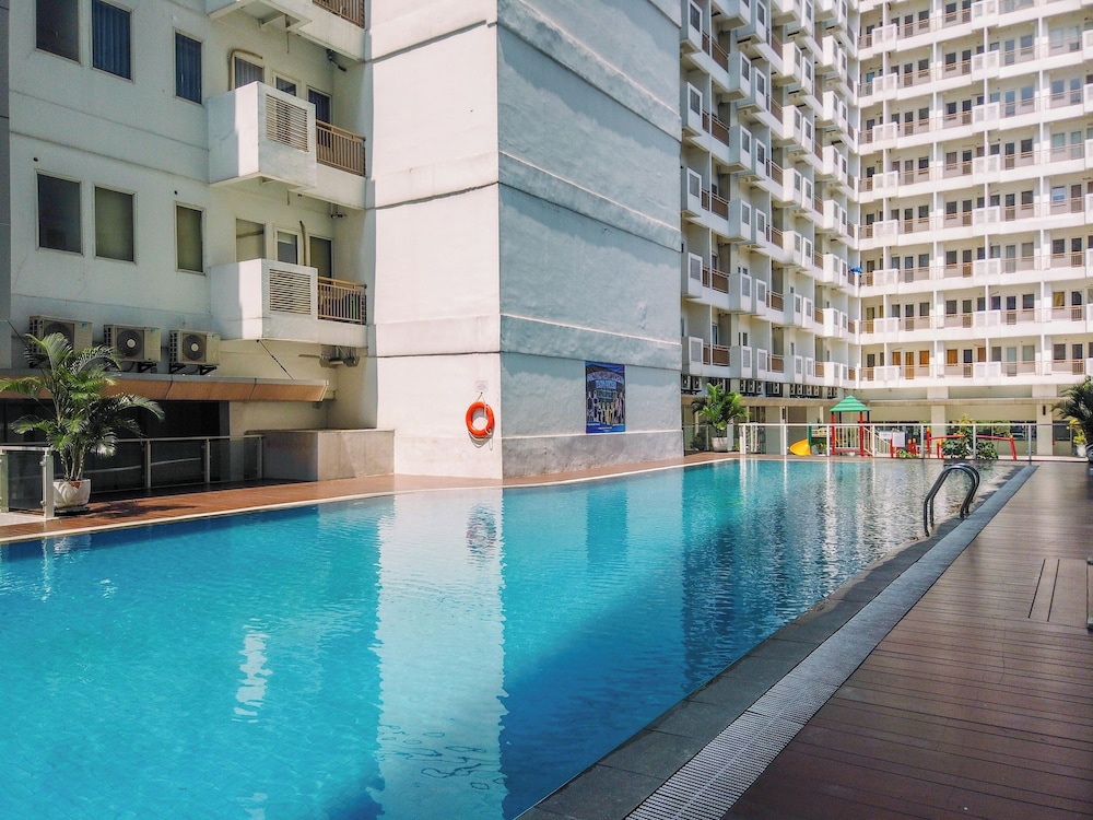 Comfort Living 1BR at Sentul Tower Apartment