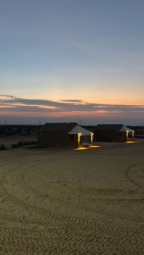 Golden Sands Desert Camp and Resort