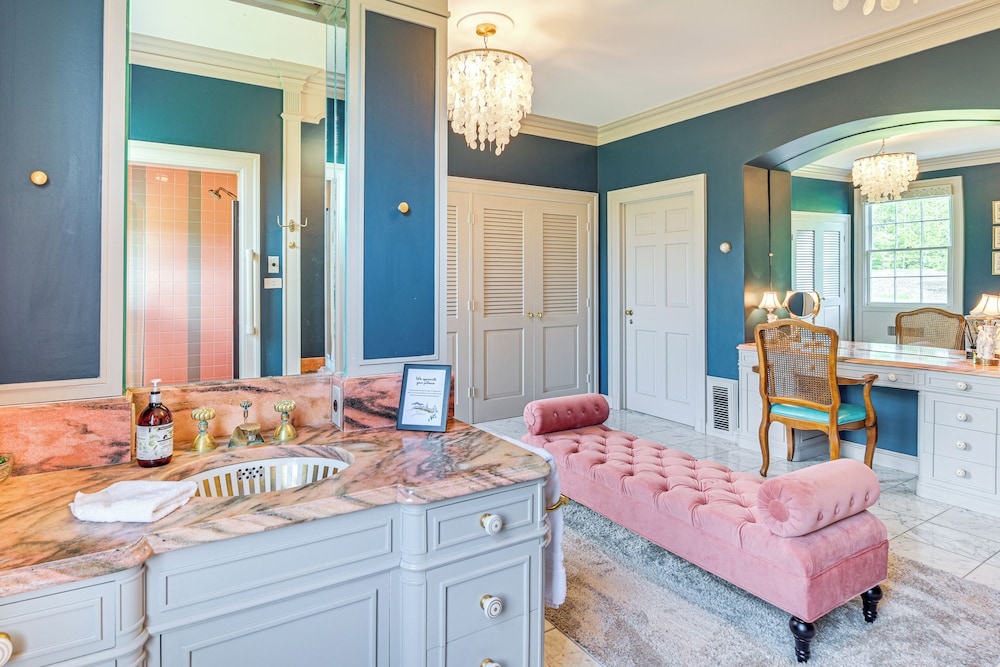 Expansive Retreat on 280 Acres in Lake Placid!