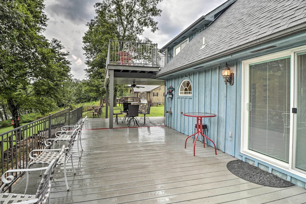 Rubys Landing Cottage w/ Deck & White River Views view 4