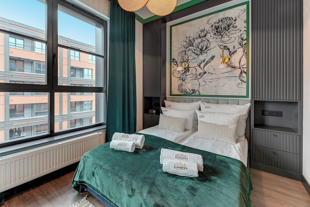 Doki Living - Foodhall & Parking by Downtown Apartments
