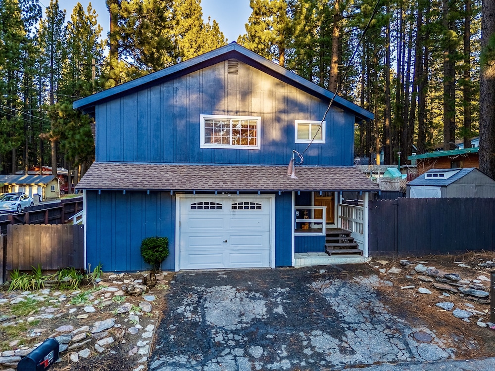 The Blue Bear Cabin Lake Tahoe Family Getaway 2 Bedroom Home