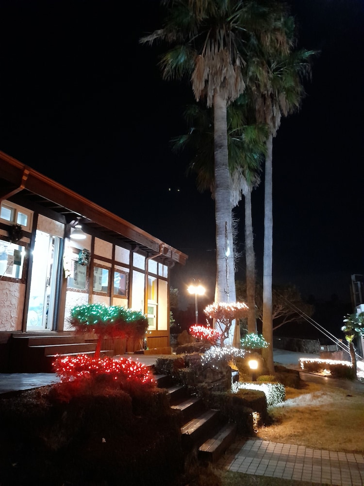 Lime Orange Vill Pension