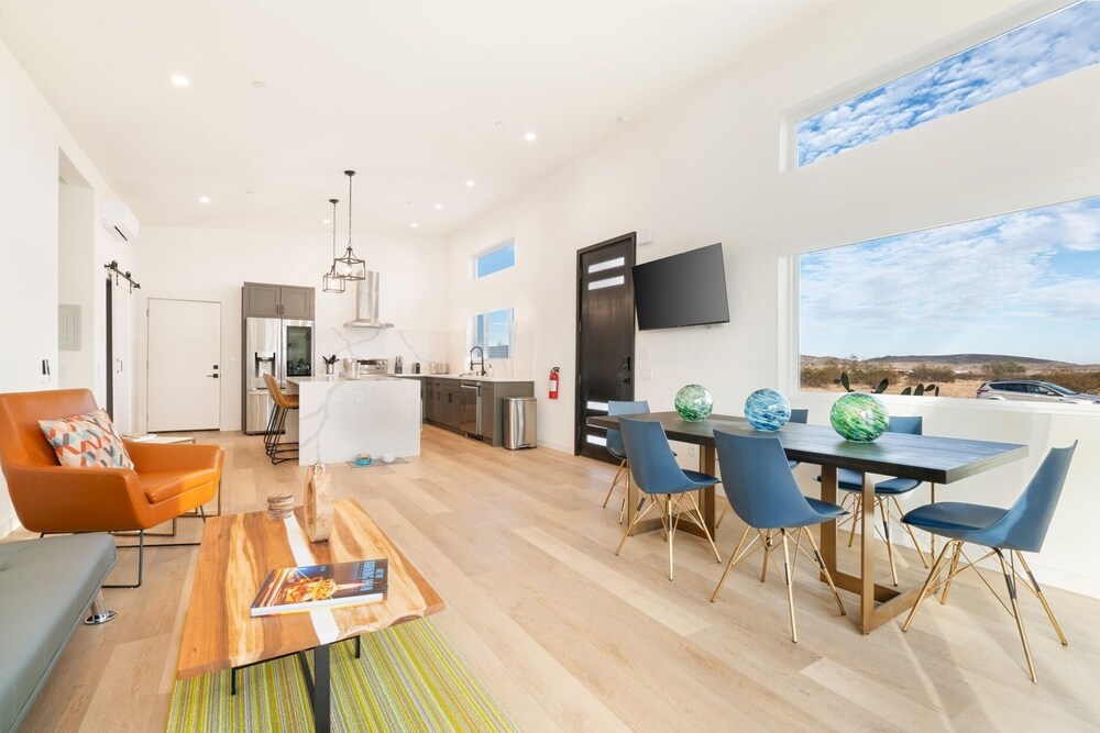 Sun Oro Joshua Tree - Hot Tub, Bbq, Fire Pit & Gameroom 2 Bedroom Home by RedAwning view 5