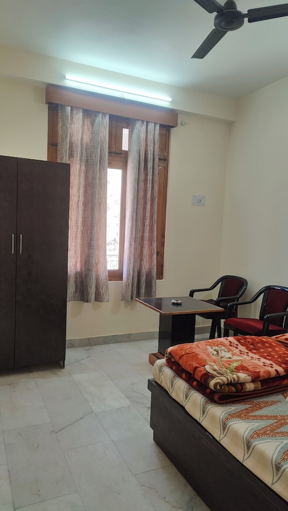 HGRD Guest House & Restaurant