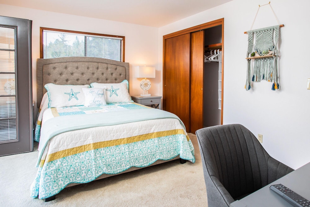 Cornet Bay Cottage in Oak Harbor