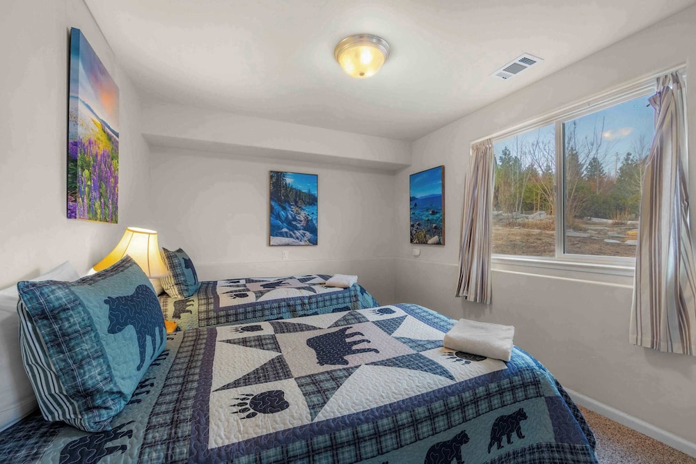 Lookout Point Retreat for 6