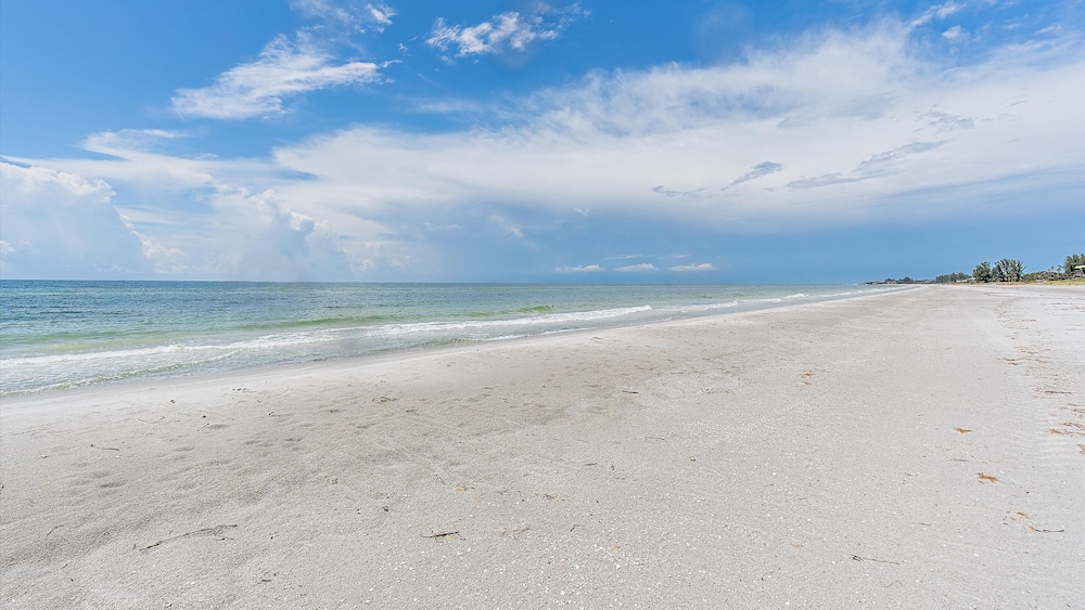Beach Haven 2 Bedroom Condo