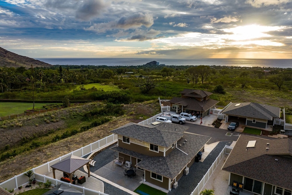 Makaha Villa by Avantstay Mountain + Ocean Views view 5