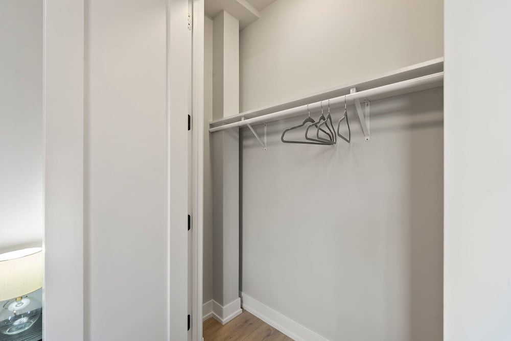 New Build in Pilsen Spacious 2 Bed 2 Bath Unit