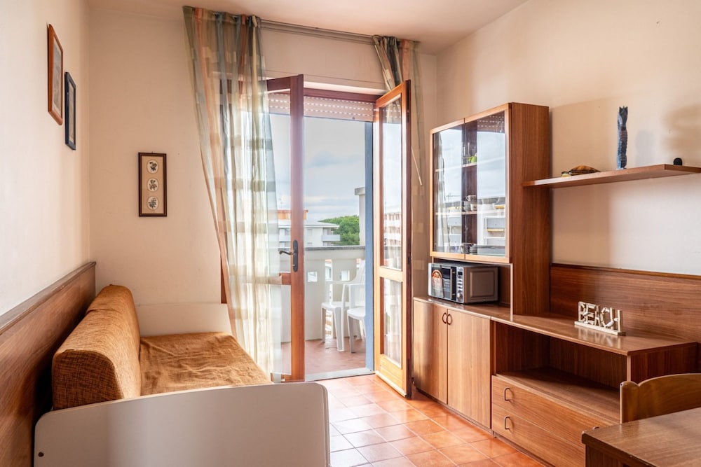 Coastal Comfort in Lido del Sole With sea View