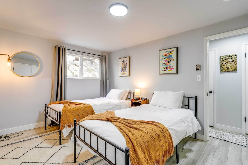 Walk to Water: Seattle Garden Apt w/ Shared Patio! view 3