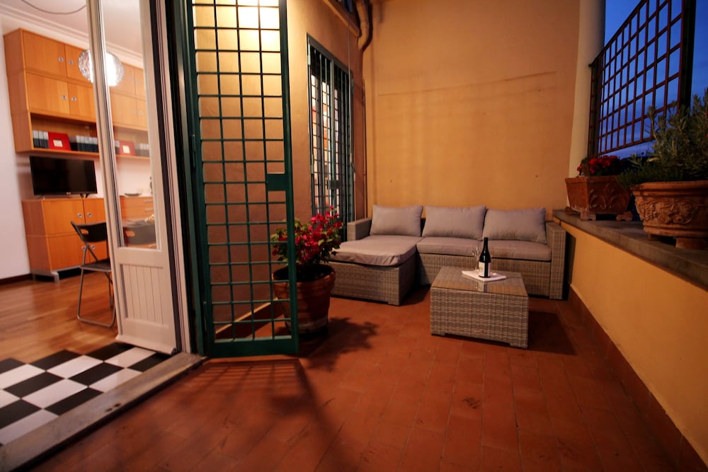 Wonder Romantic Terrace