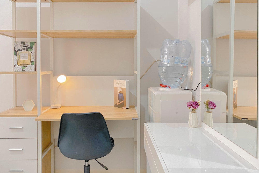 Good And Warm Studio Transpark Juanda Bekasi Timur Apartment