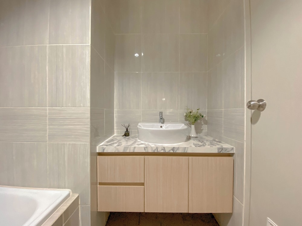 Cozy And Tranquil Studio Apartment Vasanta Innopark