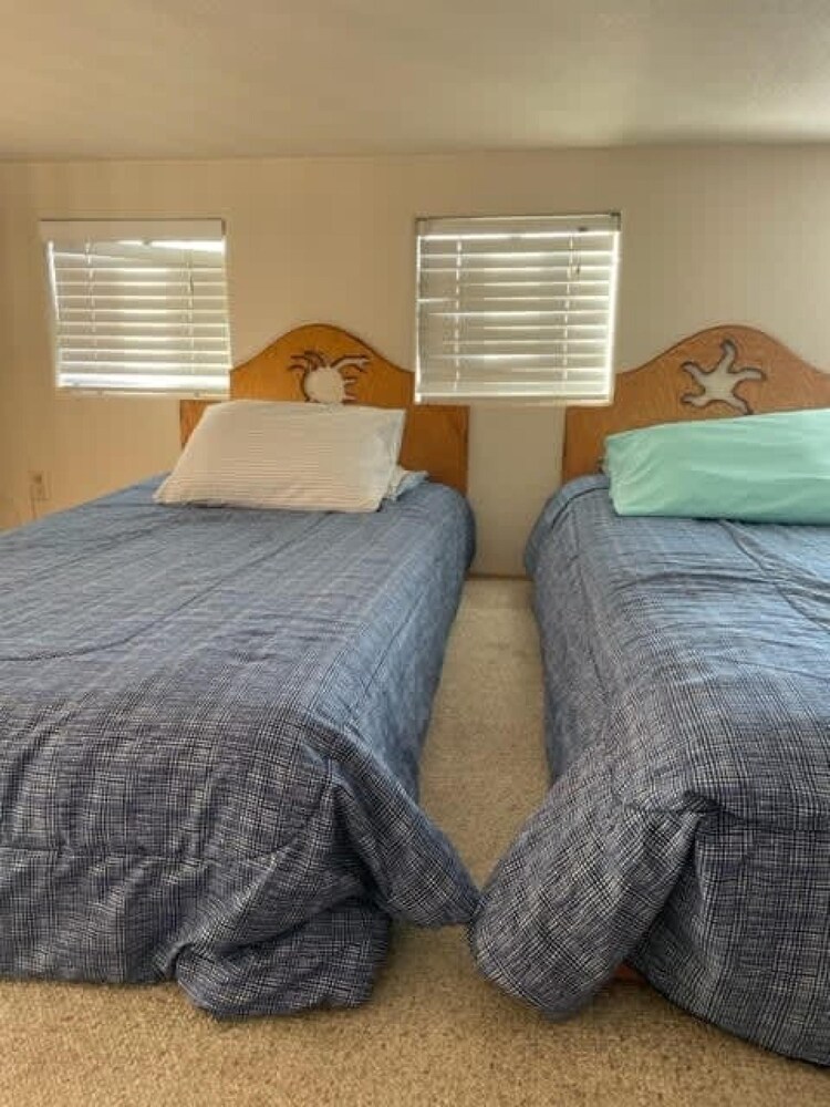 Ocean Front Cabin 17 Jacuzzi Remarkable Views