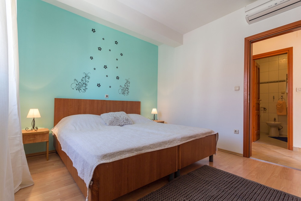 Burum Apartments