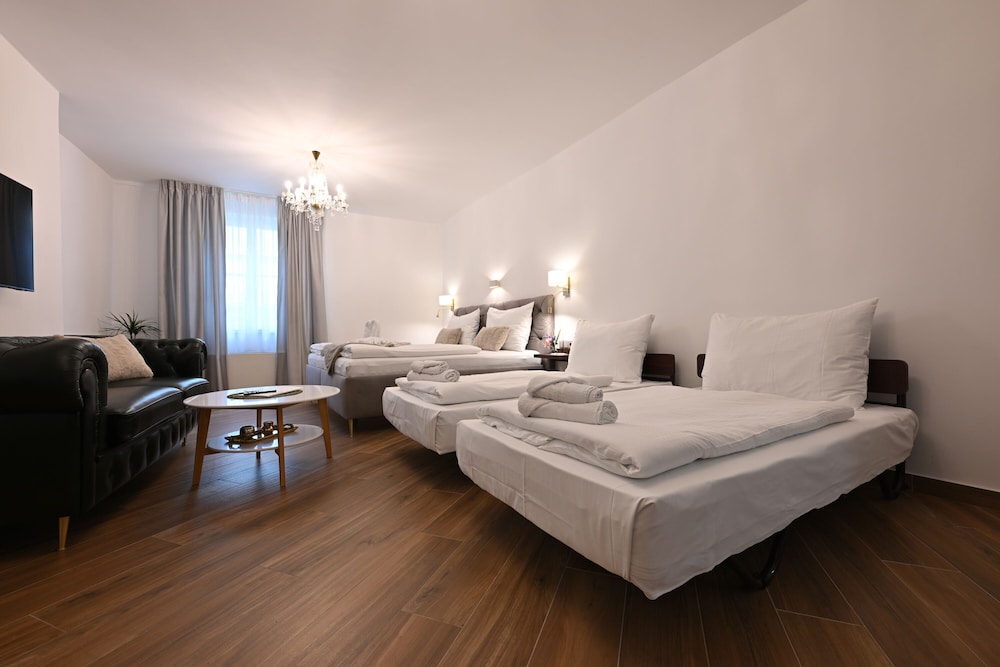 Kaiserstein Palace Apartments