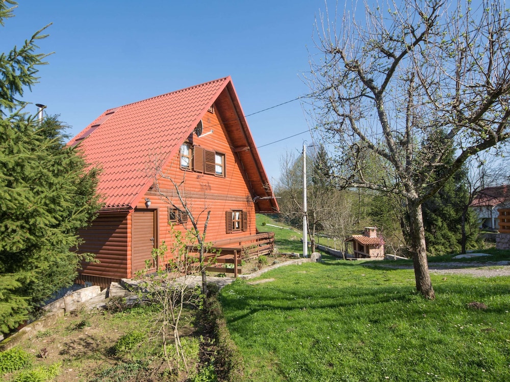 Cozy Holiday Home in Kvarner with Outdoor Hot Tub