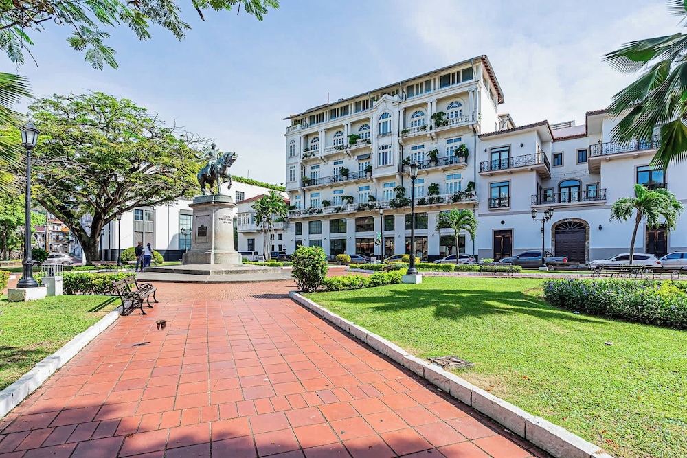 w Grandiose 1BR w Balcony in San Felipe