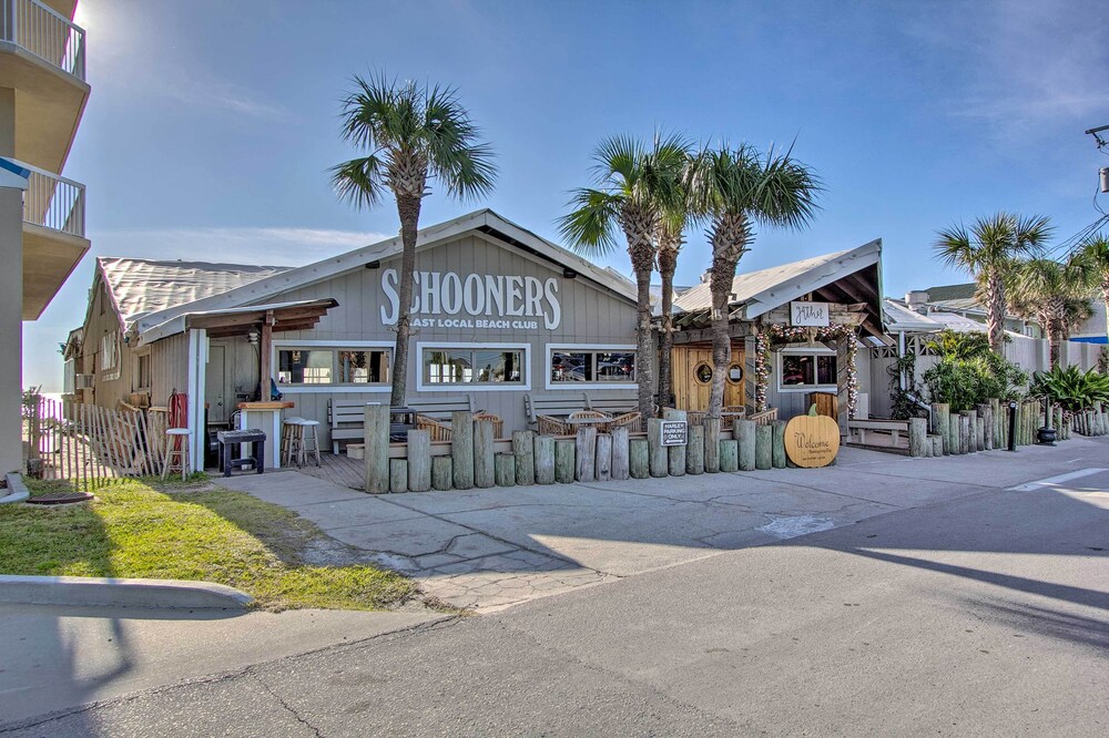 Gulf Coast Getaway w/ Balcony & Resort Amenities! view 5