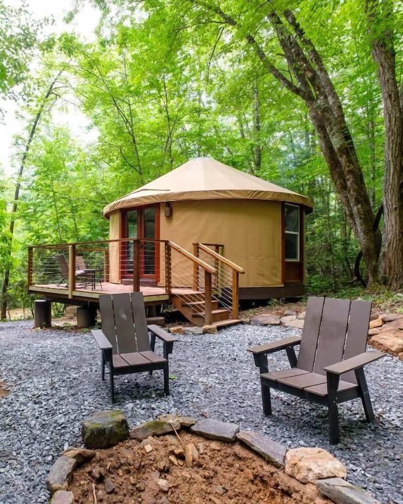 Creekside Yurt - The Dreamer